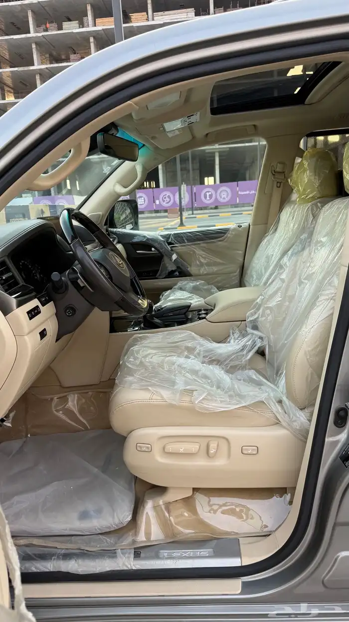 للبيع لكزس 2021 LX 570 S فل كامل سعودي 10