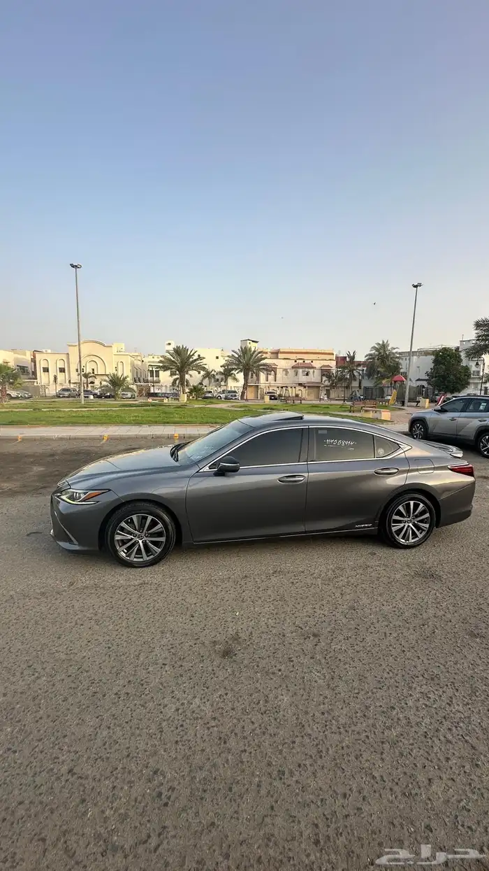 لكزس ES300H للبيع 9