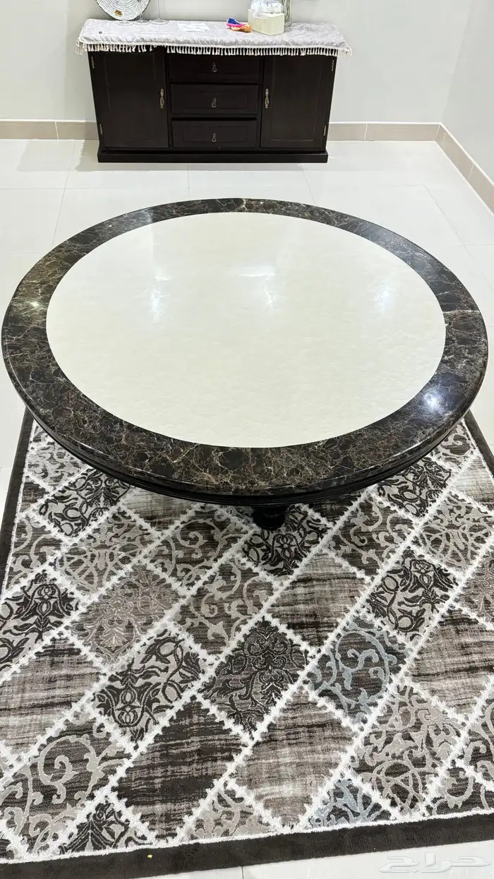 طاولة طعام رخام دائرية للبيع مع الكراسي 1