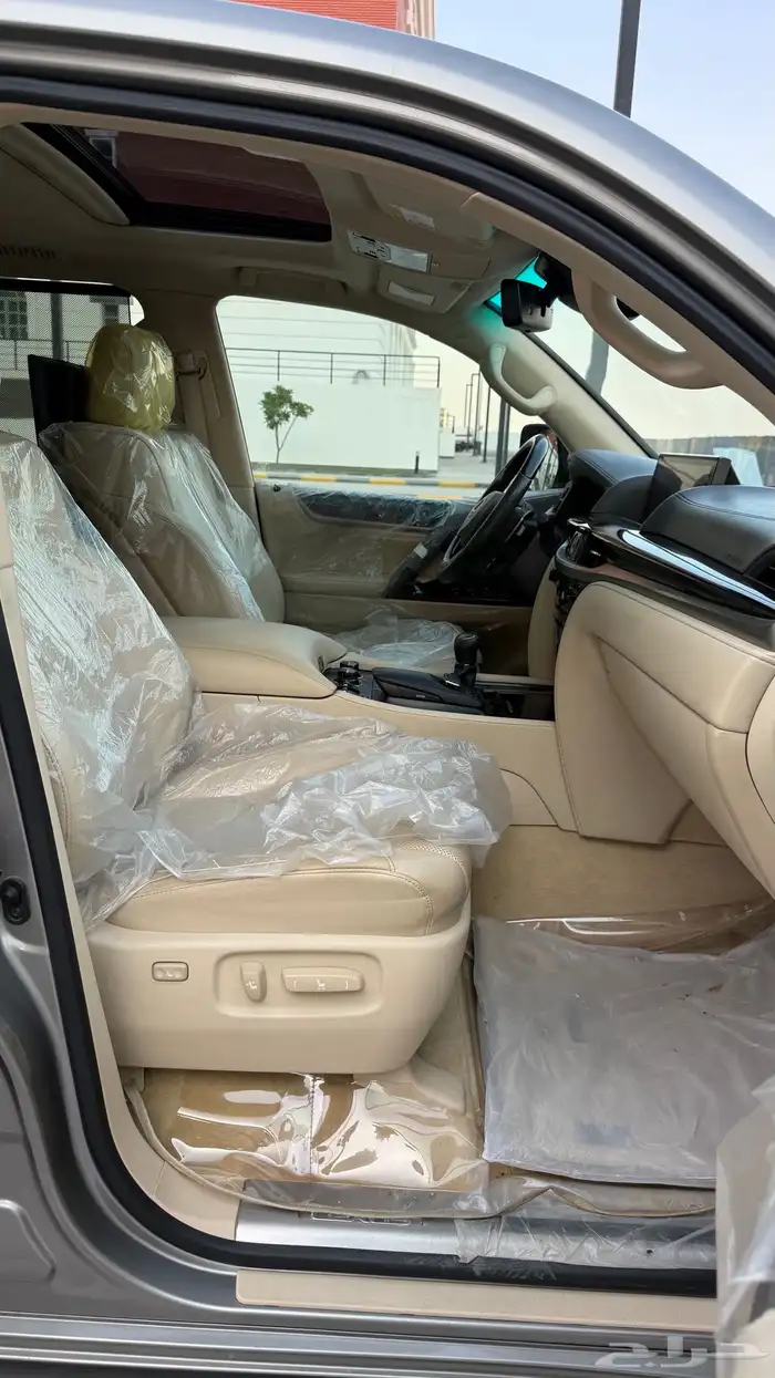 للبيع لكزس 2021 LX 570 S فل كامل سعودي 26