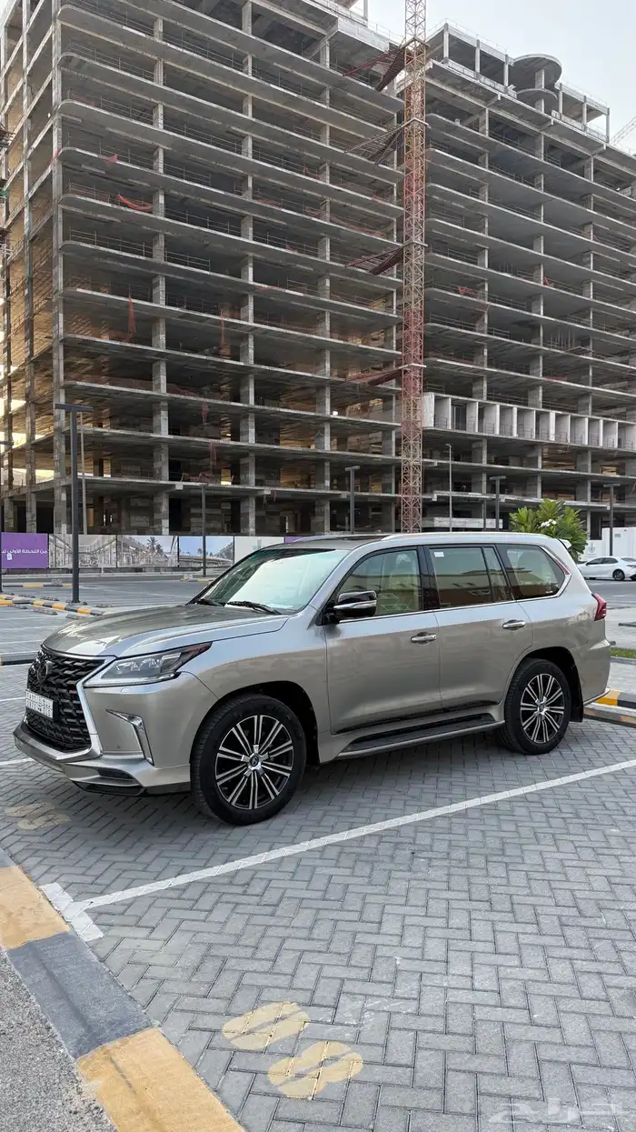 للبيع لكزس 2021 LX 570 S فل كامل سعودي 1