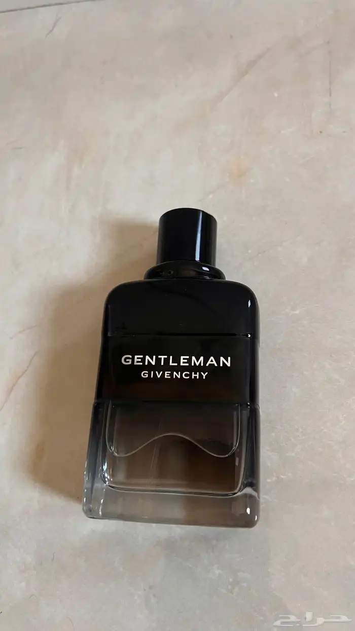 للبيع عطر من جفنشي اسم العطر ( جنتل مان ) 0