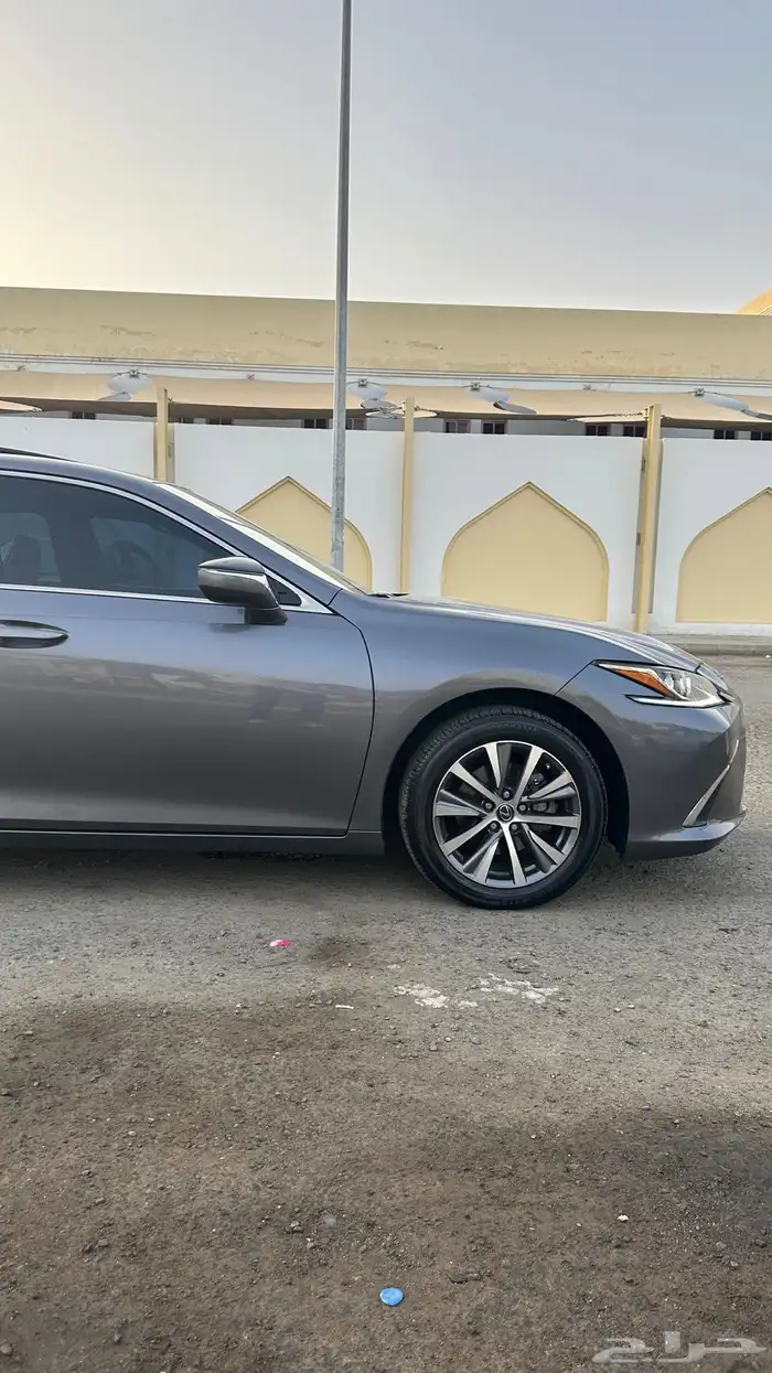 لكزس ES300H للبيع 2