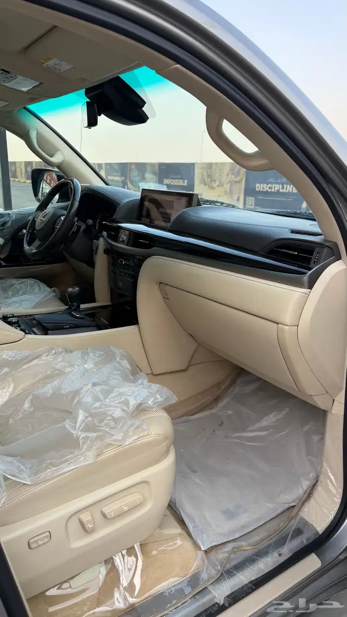 للبيع لكزس 2021 LX 570 S فل كامل سعودي 25