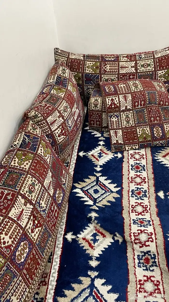 مشب معروض للبيع مع جلسات ظهر والفرشة متاكي 4 0