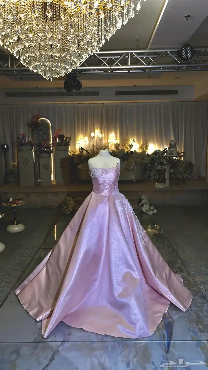 فستان ملكه كبير انثوي 1