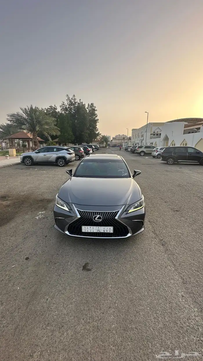 لكزس ES300H للبيع 6