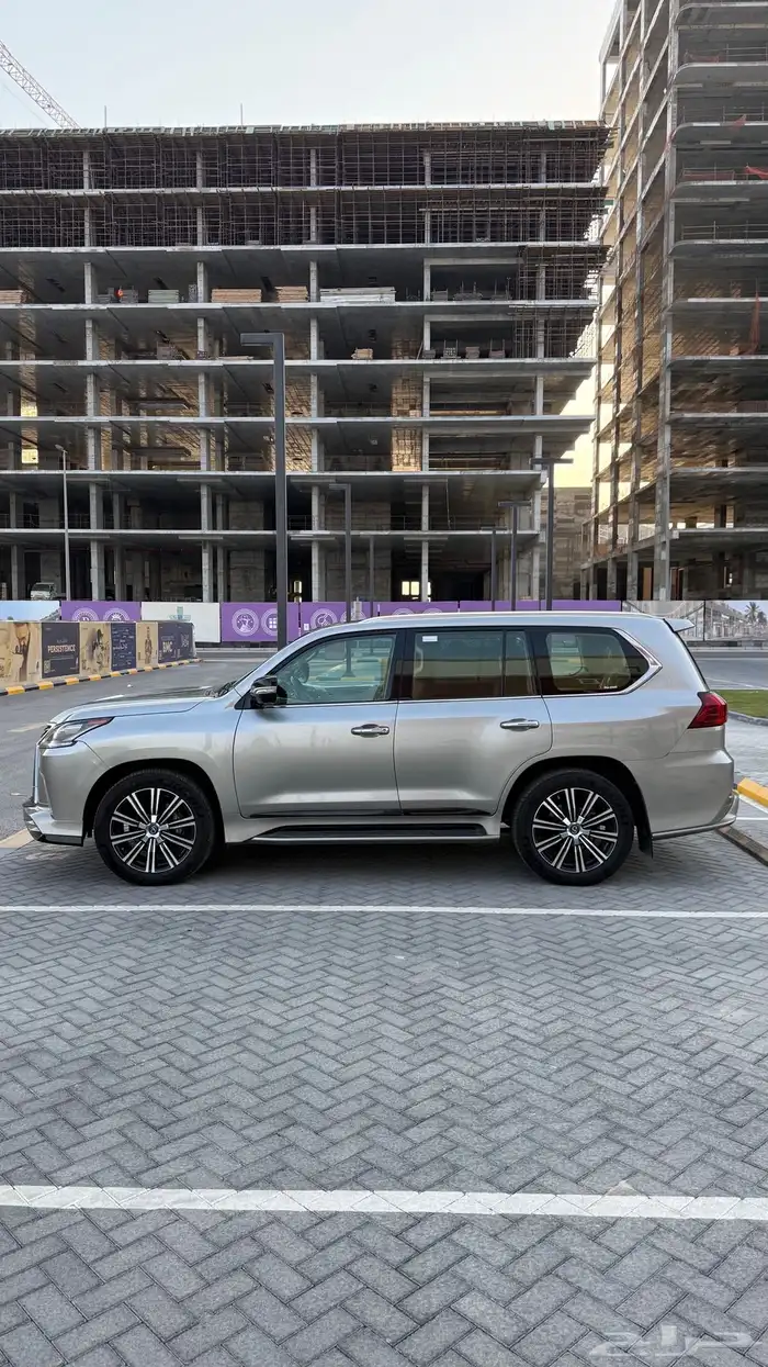 للبيع لكزس 2021 LX 570 S فل كامل سعودي 2