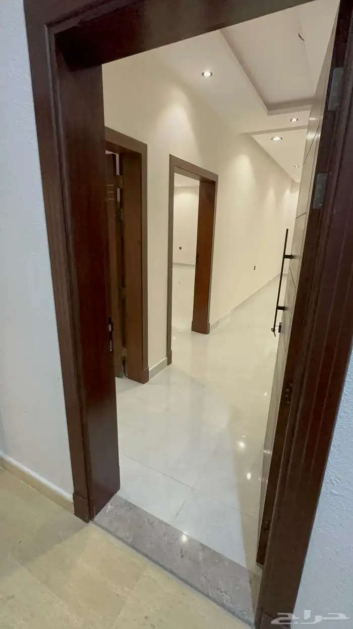 فيلا دوبلكس مساحة 450 م درج جانبي 16