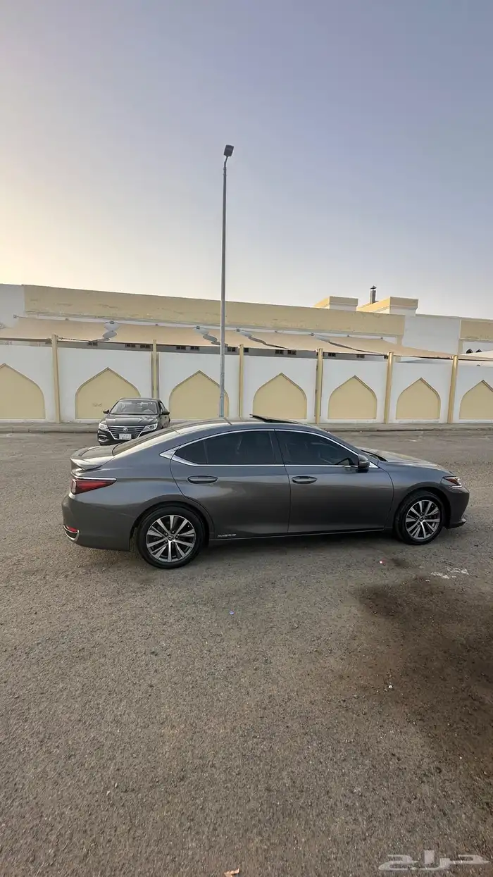 لكزس ES300H للبيع 4