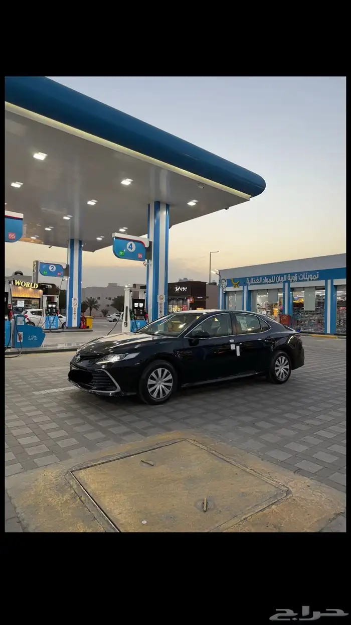 كامري اسود مديل 2023 10