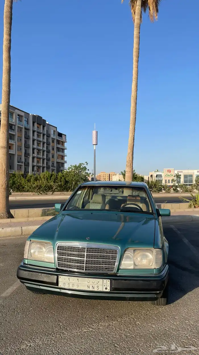 للبيع او للبدل 3 سيارات مرسيدس مقابل لوحة مميزه او سيارة 2
