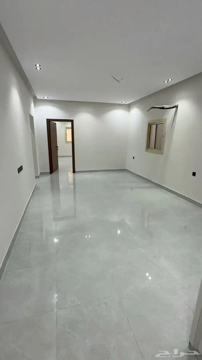 فيلا دوبلكس مساحة 450 م درج جانبي 12