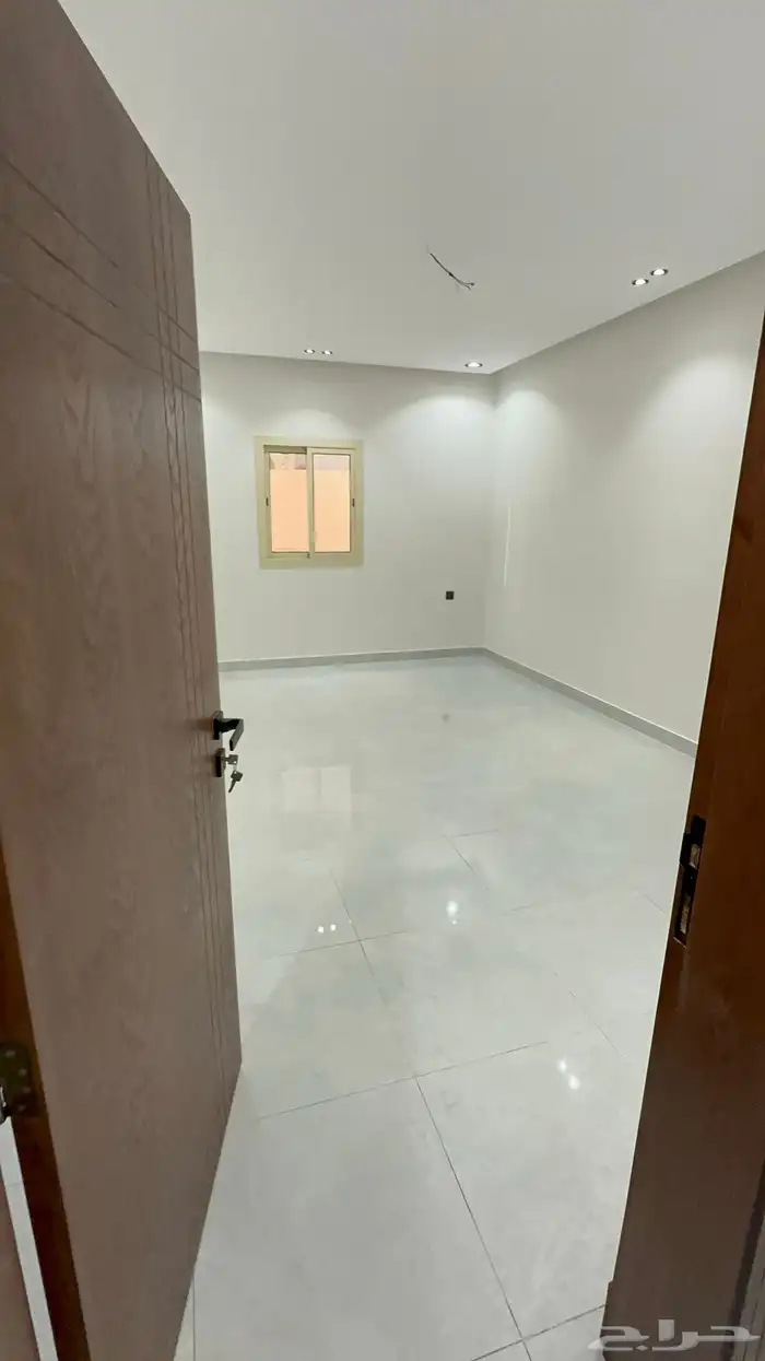 فيلا دوبلكس مساحة 450 م درج جانبي 13
