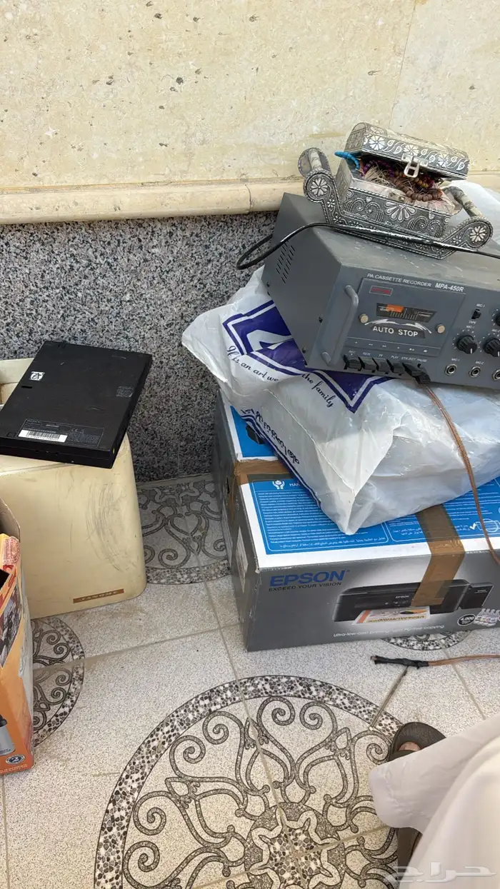 مكبر صوت مع مسجل قديم 1