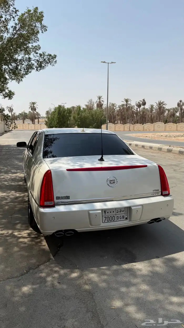كاديلاك DTS بلاتينيوم بلوحة مميزة 9