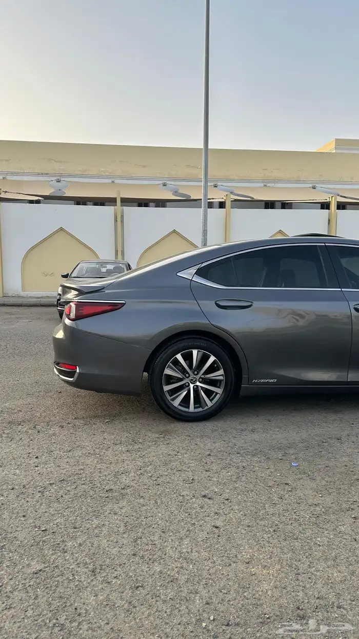 لكزس ES300H للبيع 8