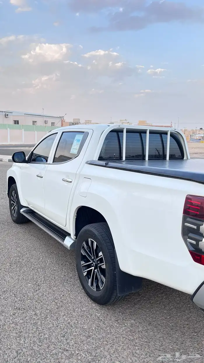 ميتسوبيشي L200 موديل 2020 ديزل دبل قير عادي بحالة الوكالة 4