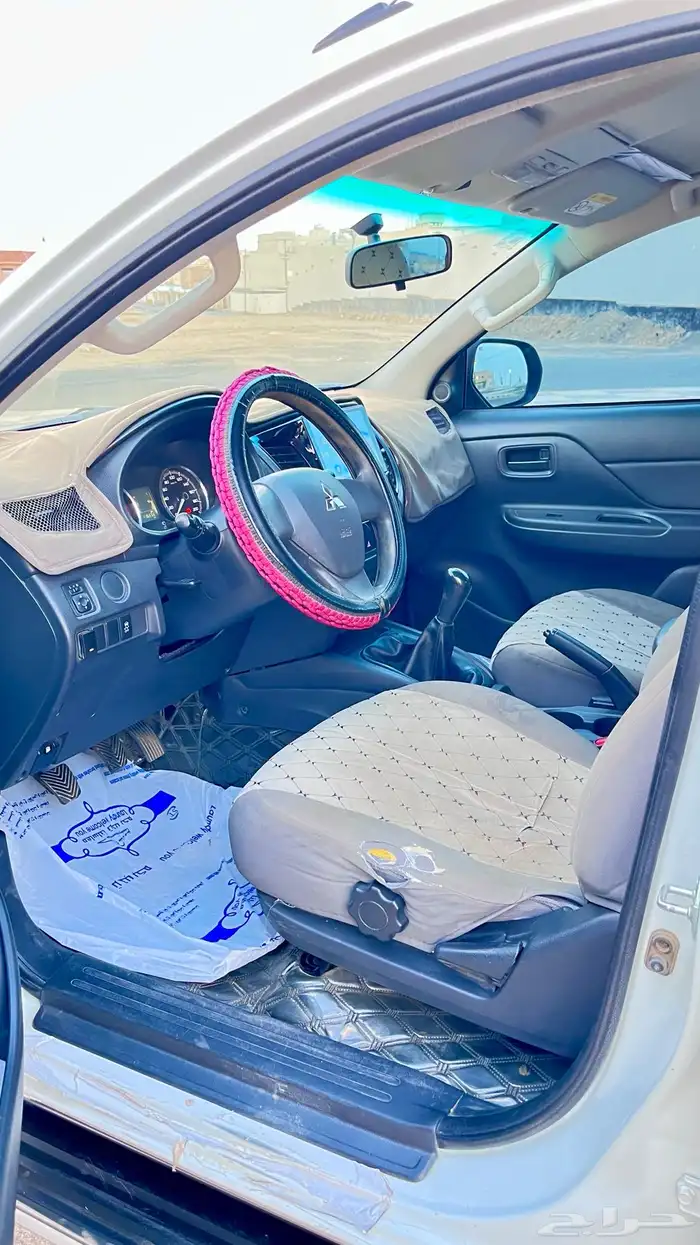 ميتسوبيشي L200 موديل 2020 ديزل دبل قير عادي بحالة الوكالة 6