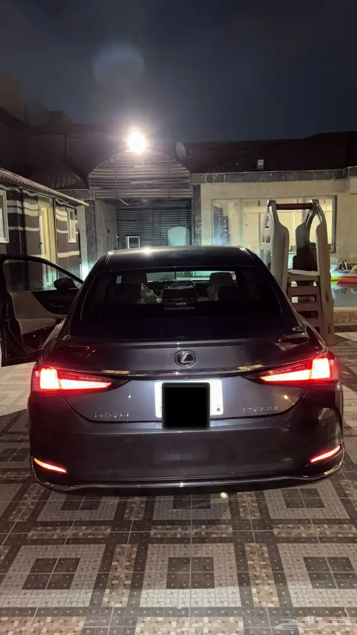 لكزس 2023 Es300 هايبرد ممشى 77 ألف 1