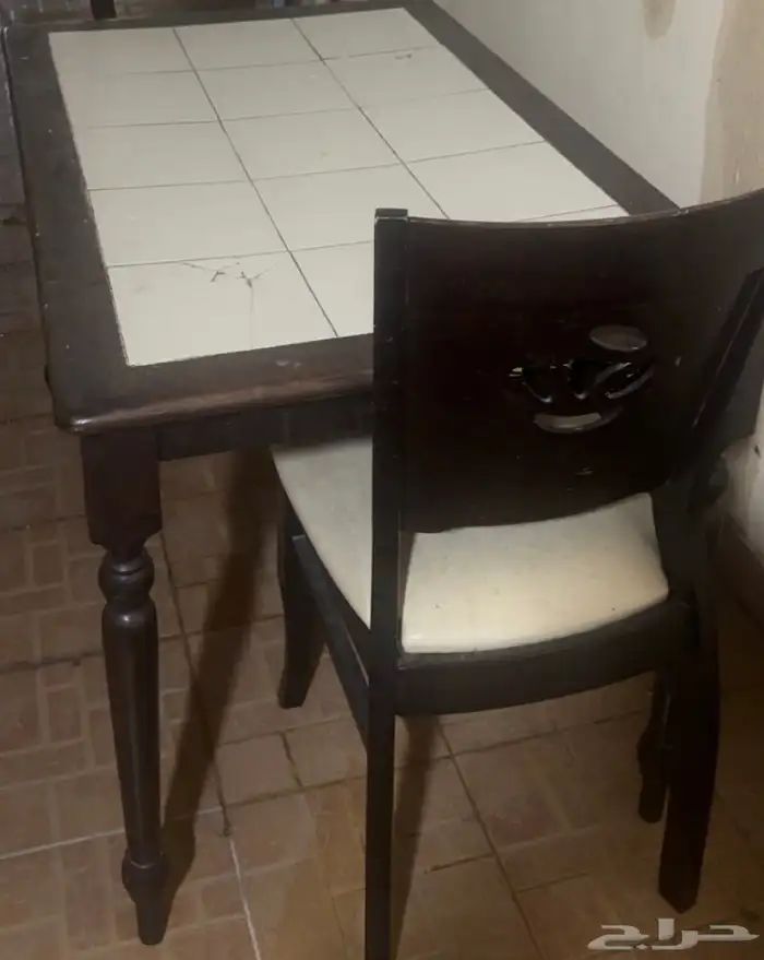 طاولة طعام 1