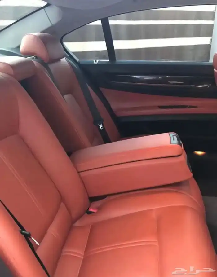 BMW750 3