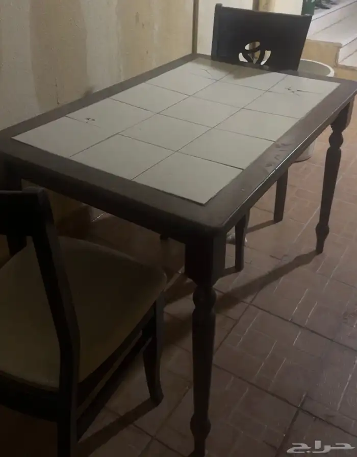 طاولة طعام 2