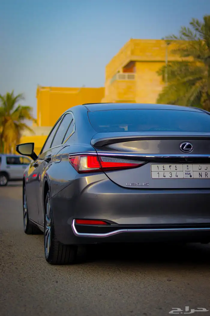 لكزس ES300H للبيع 0