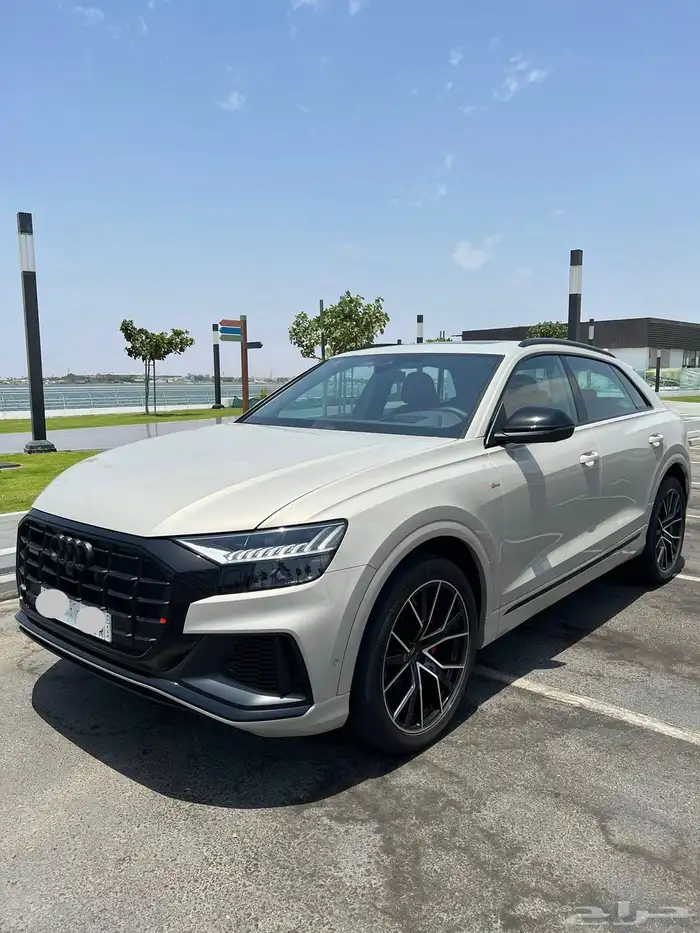 أودي Q8 قمة النظافة بحالة الوكالة 2