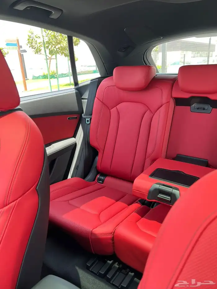 أودي Q8 قمة النظافة بحالة الوكالة 9