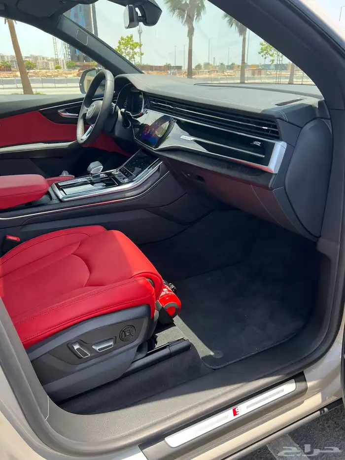 أودي Q8 قمة النظافة بحالة الوكالة 10