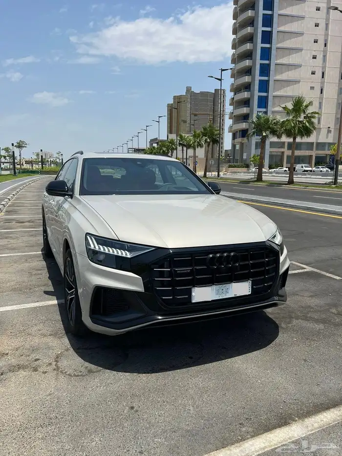 أودي Q8 قمة النظافة بحالة الوكالة 1