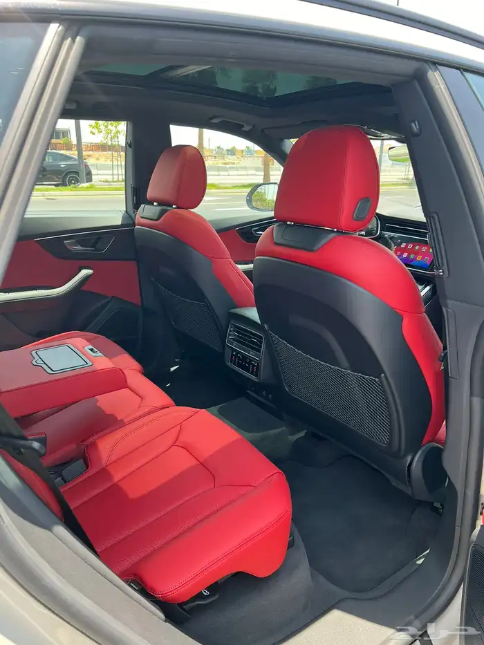 أودي Q8 قمة النظافة بحالة الوكالة 12