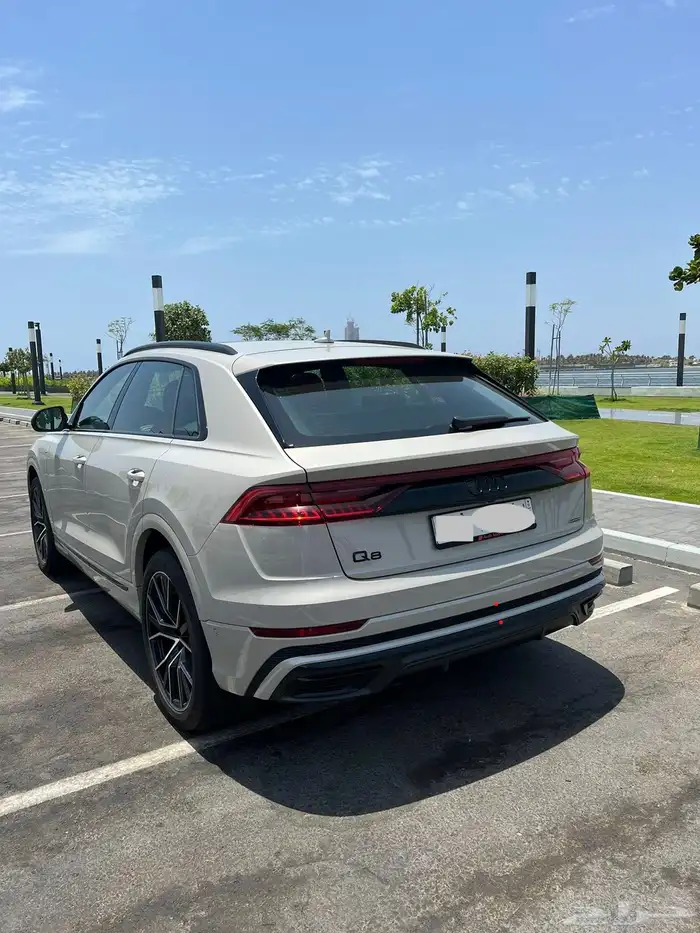 أودي Q8 قمة النظافة بحالة الوكالة 4