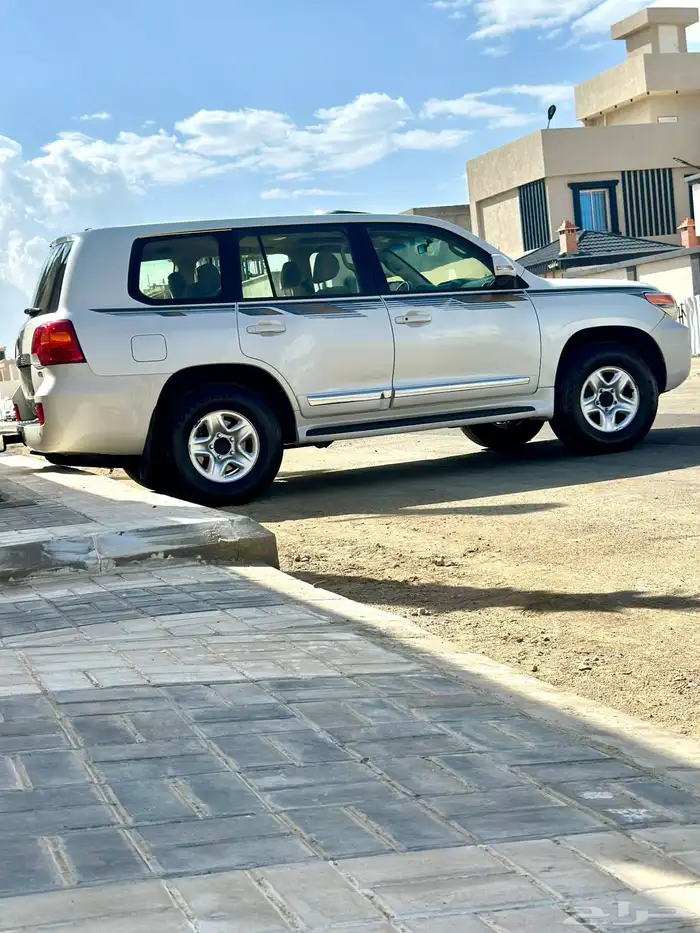 لاندكروزر 2014 8