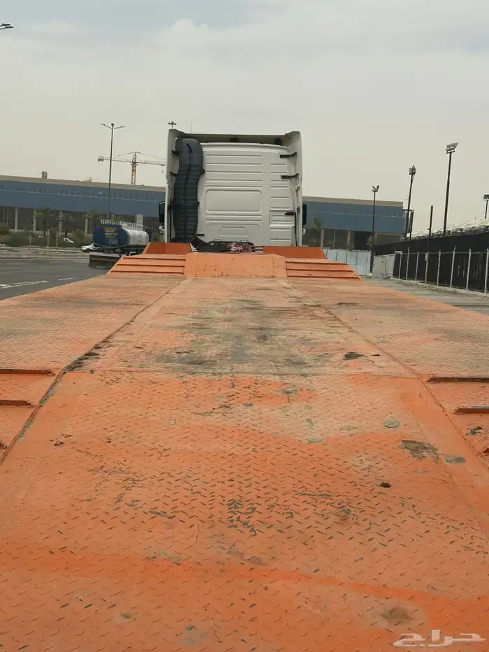 للبيع لوبد محورين طول 14 متر نضيف 4