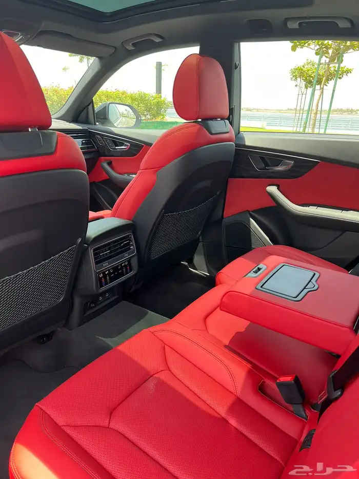 أودي Q8 قمة النظافة بحالة الوكالة 15