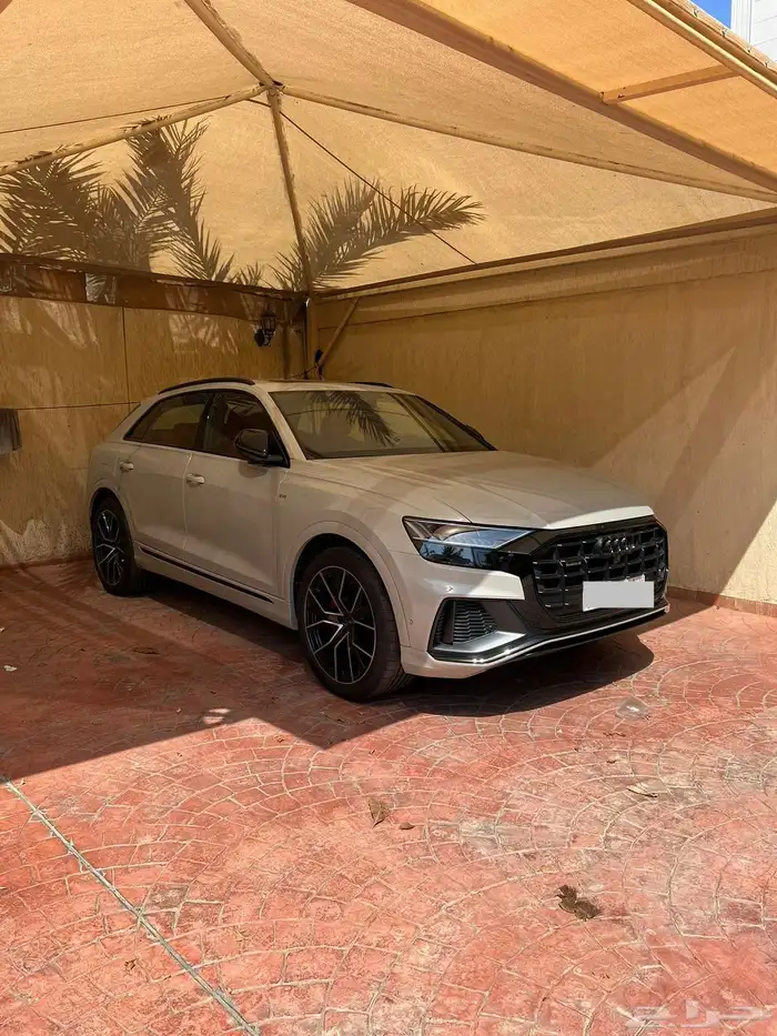 أودي Q8 قمة النظافة بحالة الوكالة 6