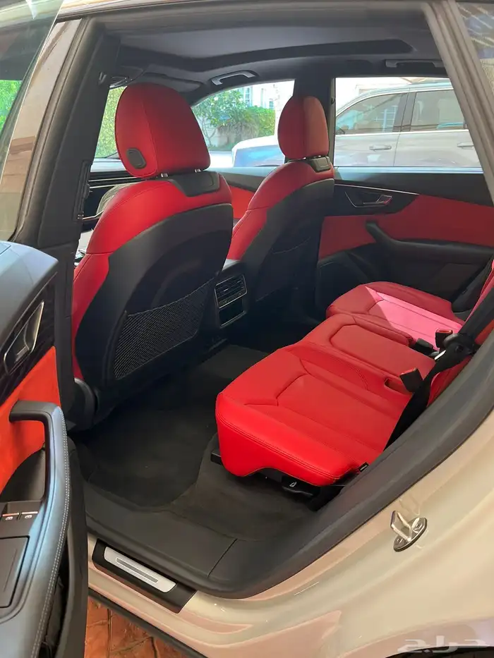 أودي Q8 قمة النظافة بحالة الوكالة 20