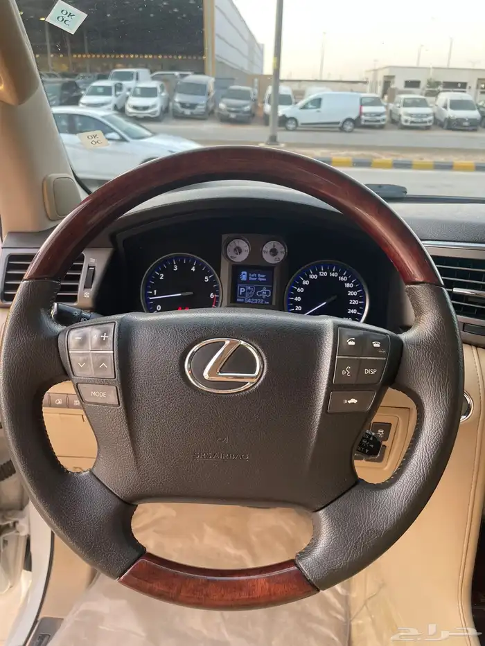 لكزس LX. 570. 2010 11