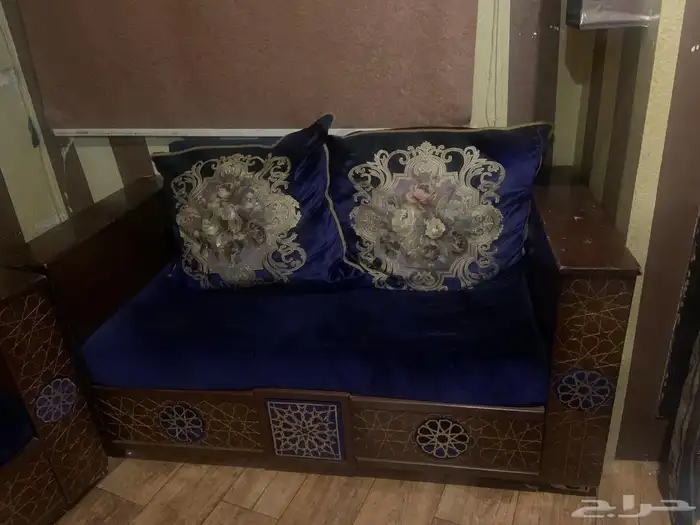 كتب للبيع سعر الشراء 8000 للواحد سعر البيع 5000للواحد قابل 0