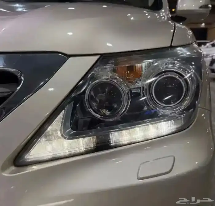 لكزس جيب LX 570 موديل 2014 شبه مخزن مشروط 4