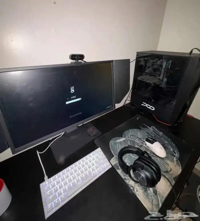 بيسي و شاشه و طاوله 0