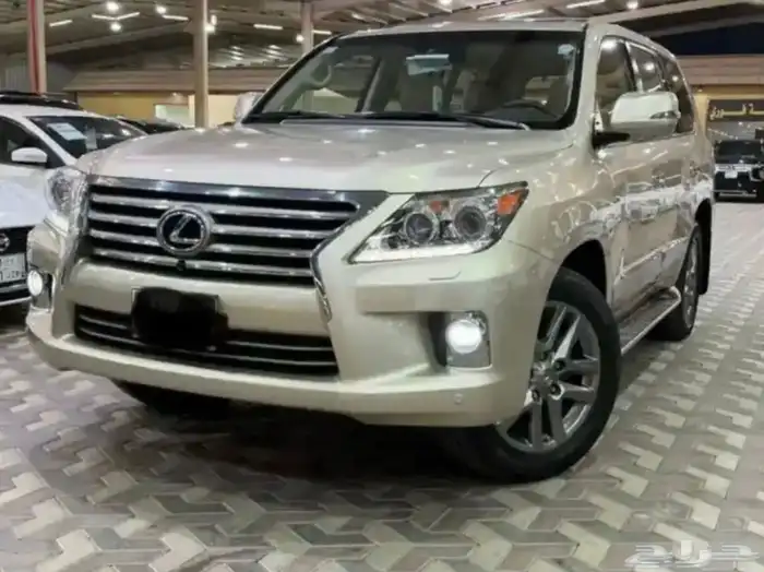 لكزس جيب LX 570 موديل 2014 شبه مخزن مشروط 2