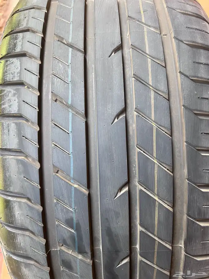 للبيع جنوط مرسيدس برابوس 21 اصليه مع الكفرات نظيفه جدا 19