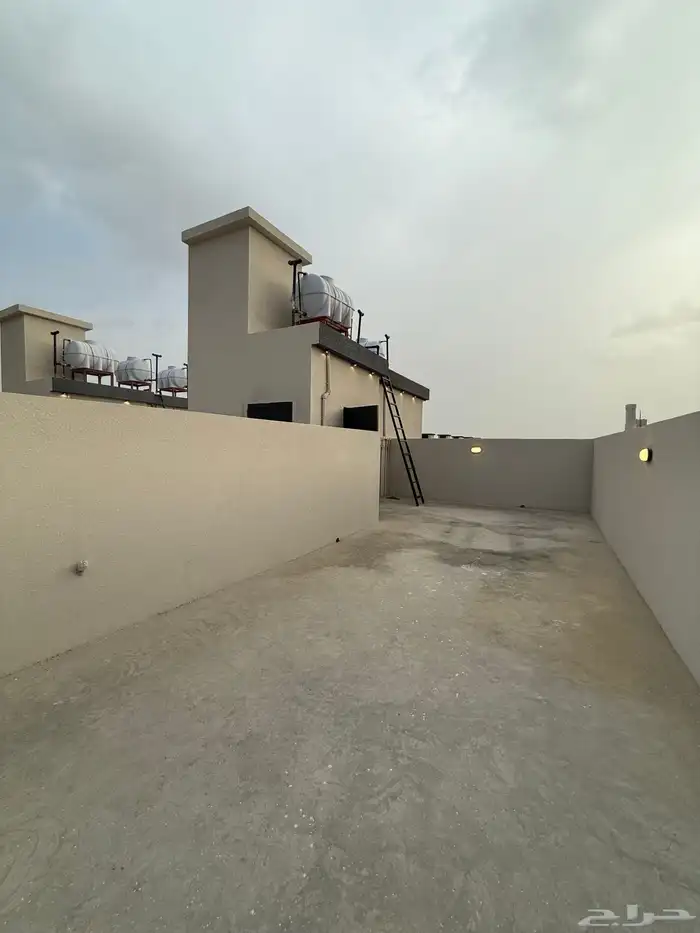 للبيع شقق علويه بسعر 520 الف ابها المحاله 27