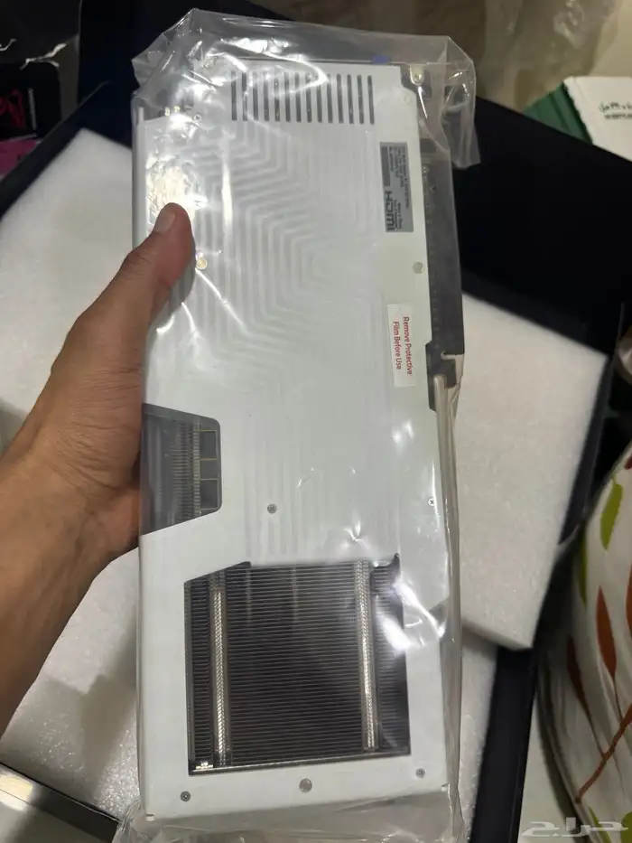 RX 9070 OC النسخة البيضاء 2