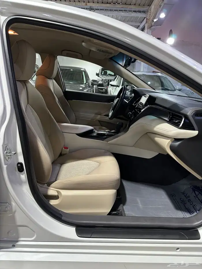 تويوتا كامري 2023 وكالة ستاندر 25