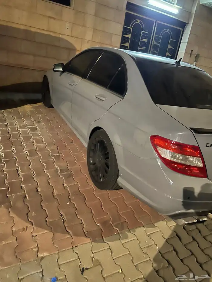 مرسيدس c200 2010 2