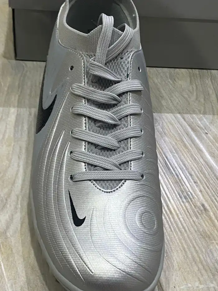 حذاء كورة ملعب صناعي رياضي   نايك المقاس 43 7